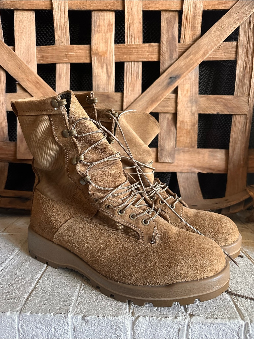 New ALTAMA US Military ARMY Tan Brown Combat Boots Men Sz 11 W Vibram Soles Gore